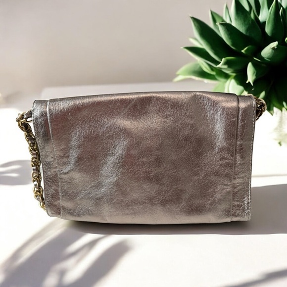 Elliott Lucca Metallic Leather Envelope Convertible Clutch/Shoulder Bag - Picture 4 of 5